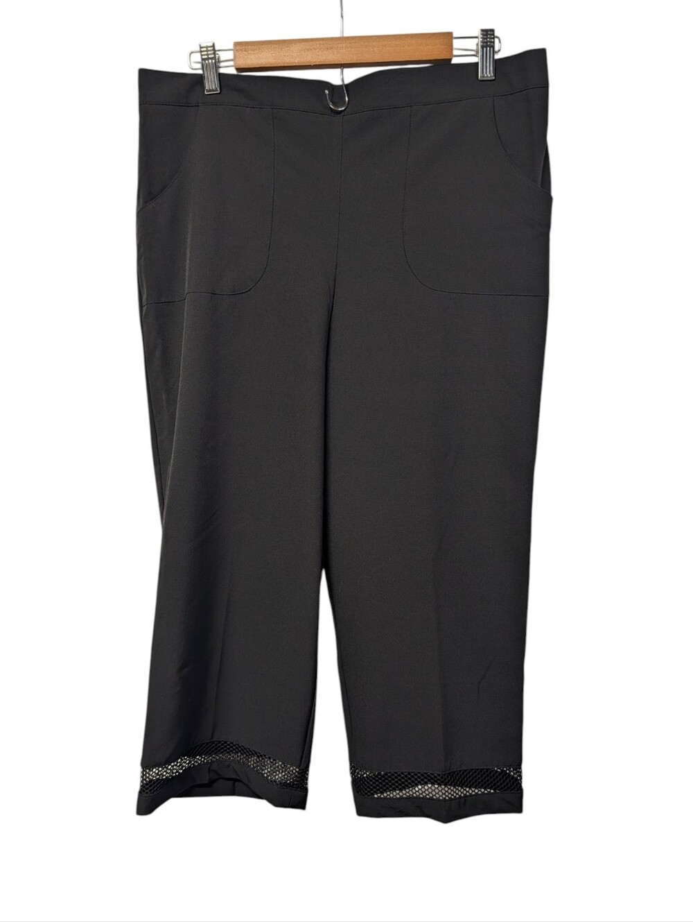 Alfred Dunner Womens Sz 12 Black Capri Crop Pants Mesh Hem Stretch Pull On NWT